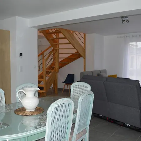 Les Embruns, Maison Neuve Pres Des Plages